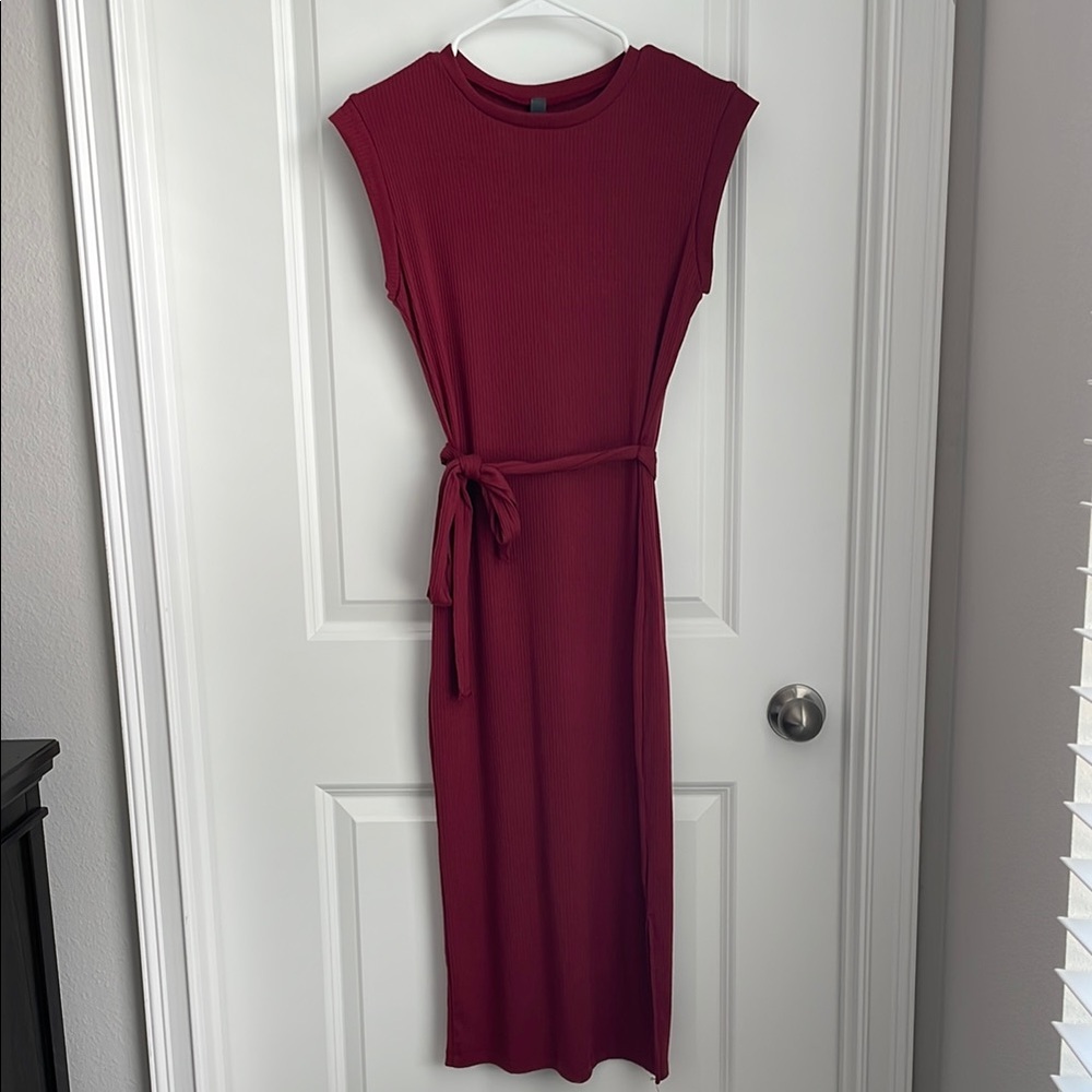 ALYA Ribbed Midi Dress - Picture 5 of 10